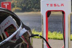Trump considera vender su Tesla tras pelea con Elon Musk