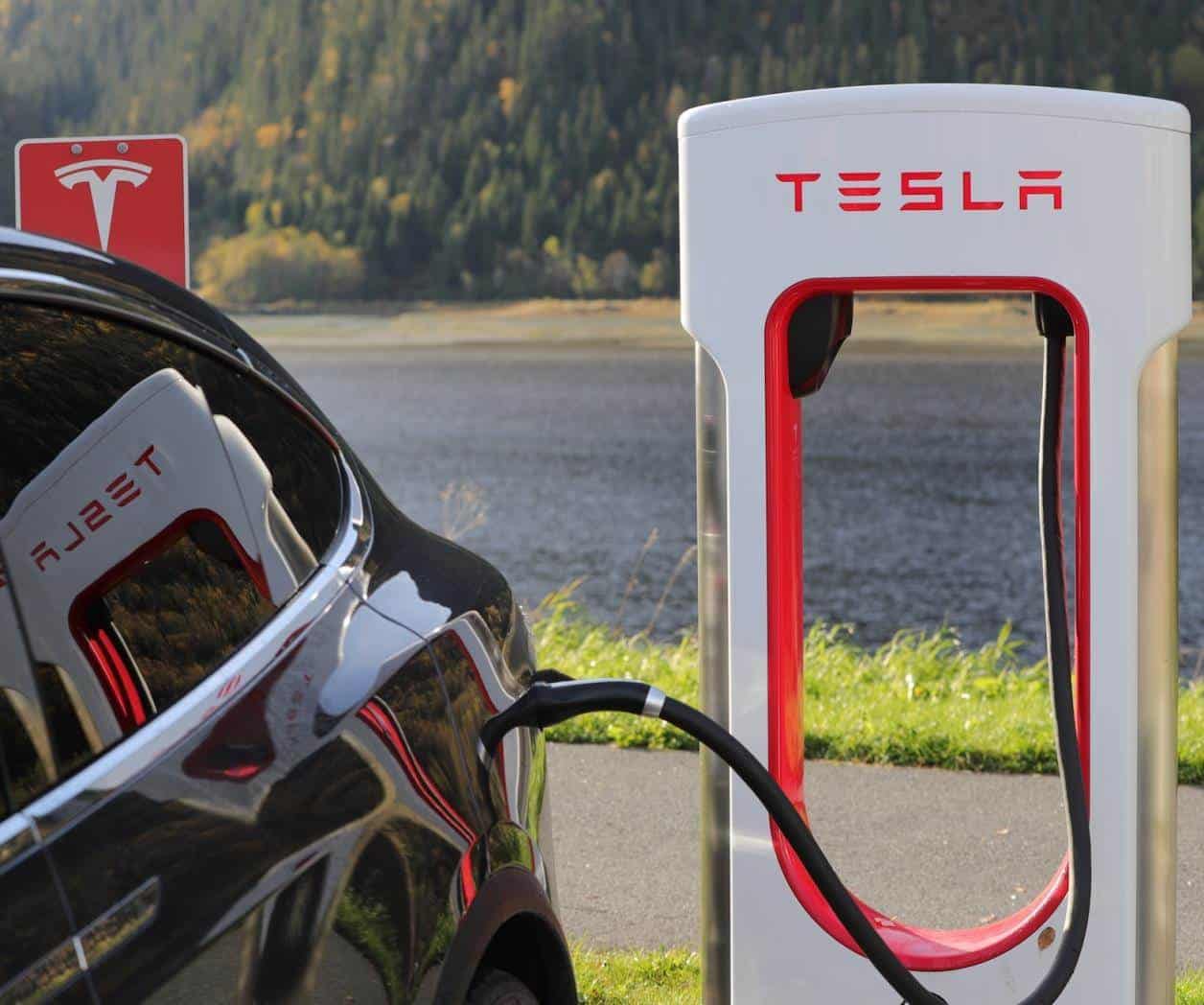Trump considera vender su Tesla tras pelea con Elon Musk