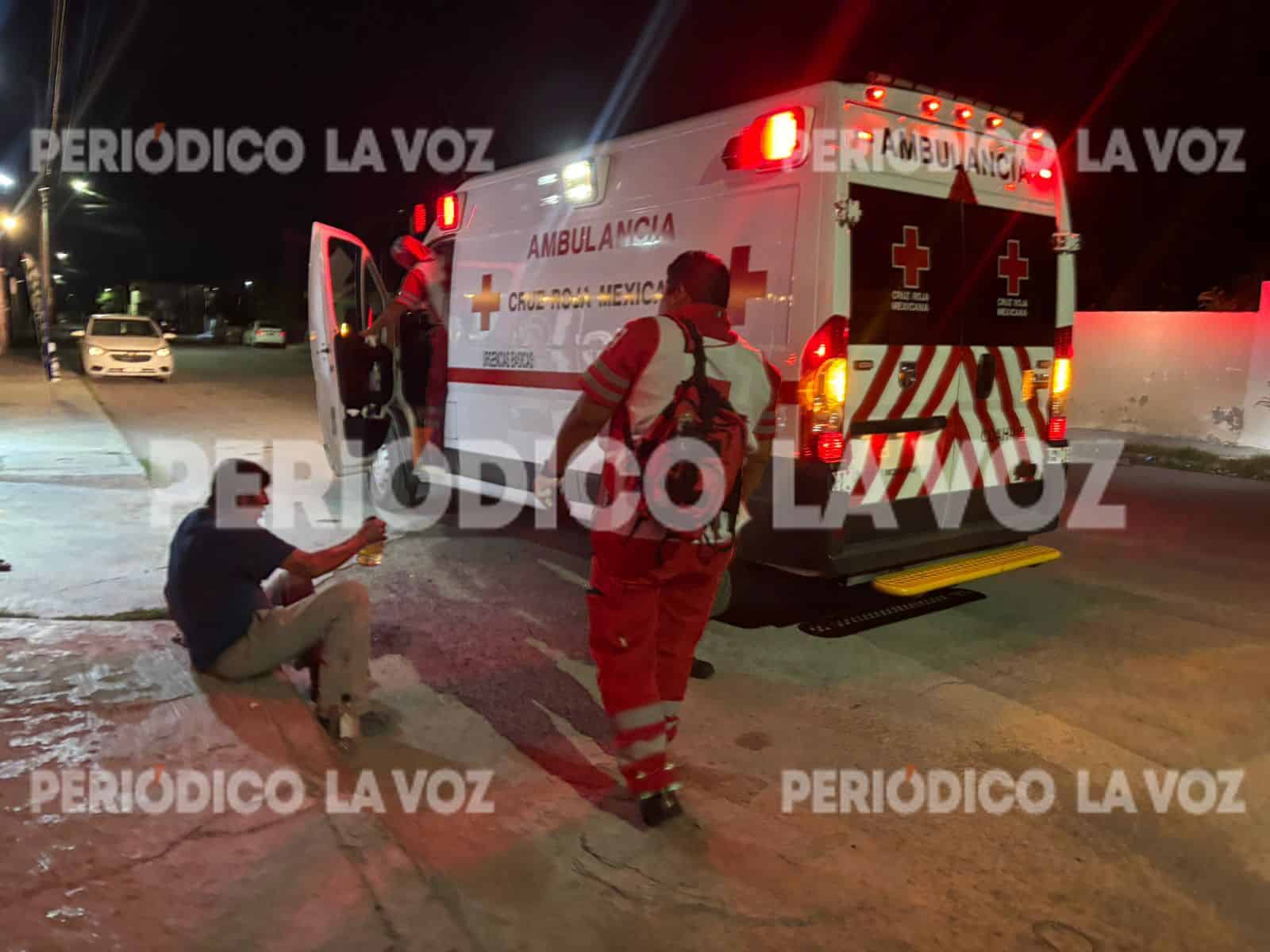 Hombre ebrio cae en la vía pública en San Francisco; fue atendido por Cruz Roja