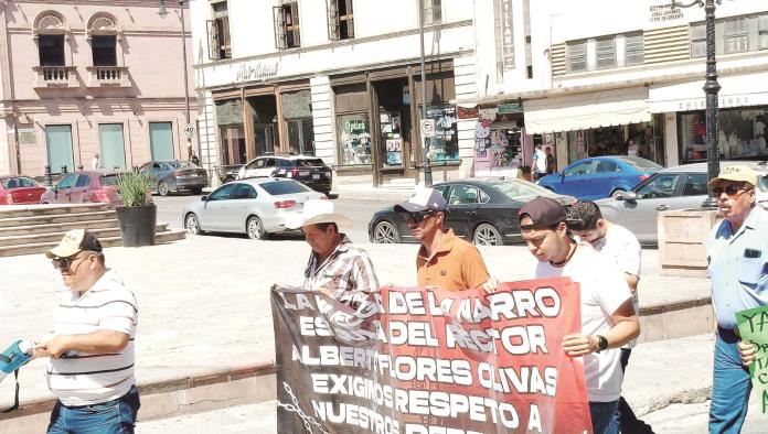 Marchan sindicalizados de ‘la Antonio Narro’