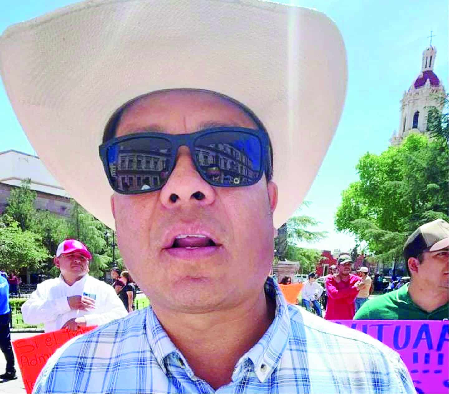 Marchan sindicalizados de ´la Antonio Narro´