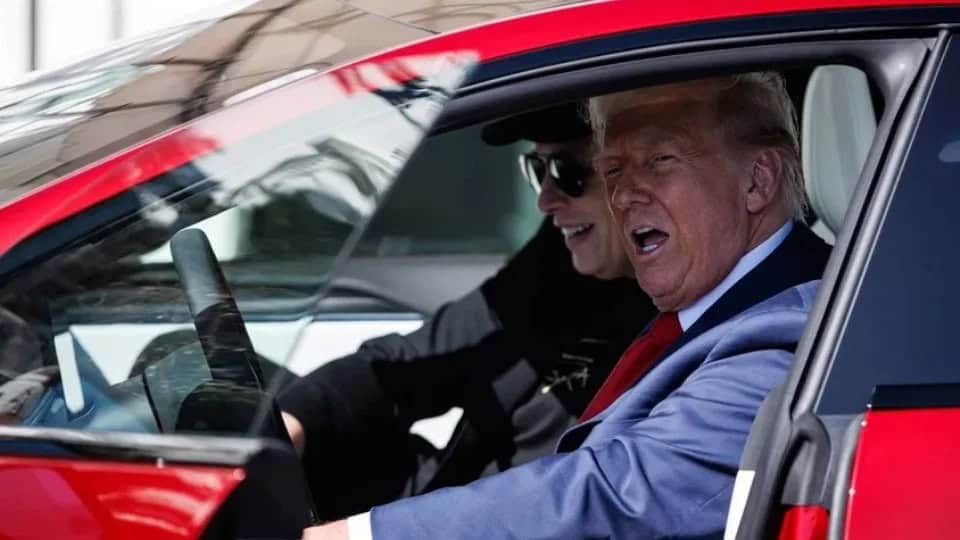 Trump planea vender el Tesla que compró a Musk