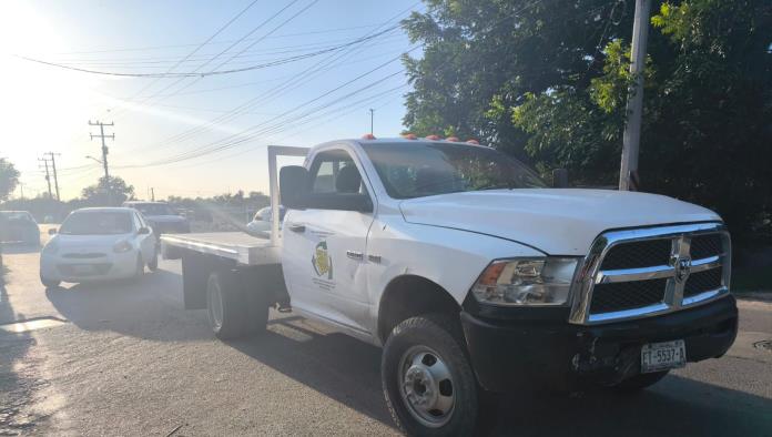 Imprudencia vial provoca choque en el Fraccionamiento Amistad