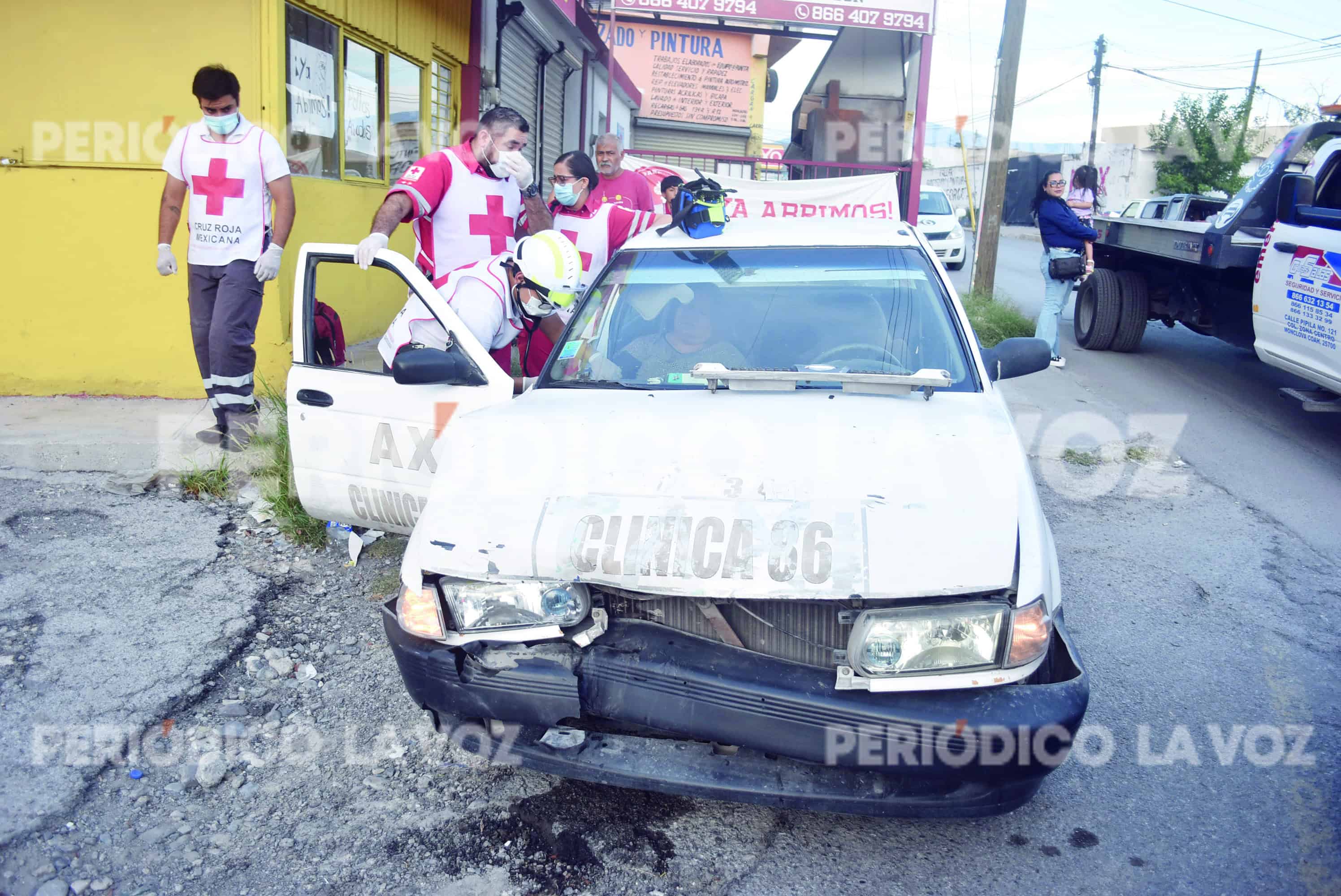 Imprudencia al volante deja familia lesionada tras choque en avenida Susan Lou Pape