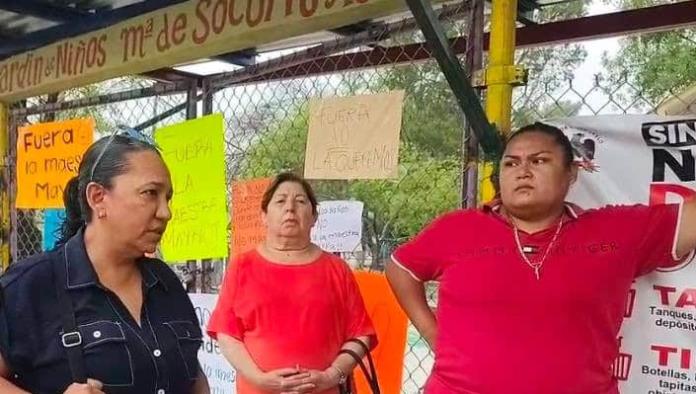 Exigen madres destitución de maestra en kínder de Zaragoza