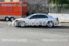 Maniobra imprudente de madre causa choque al salir de primaria en Monclova