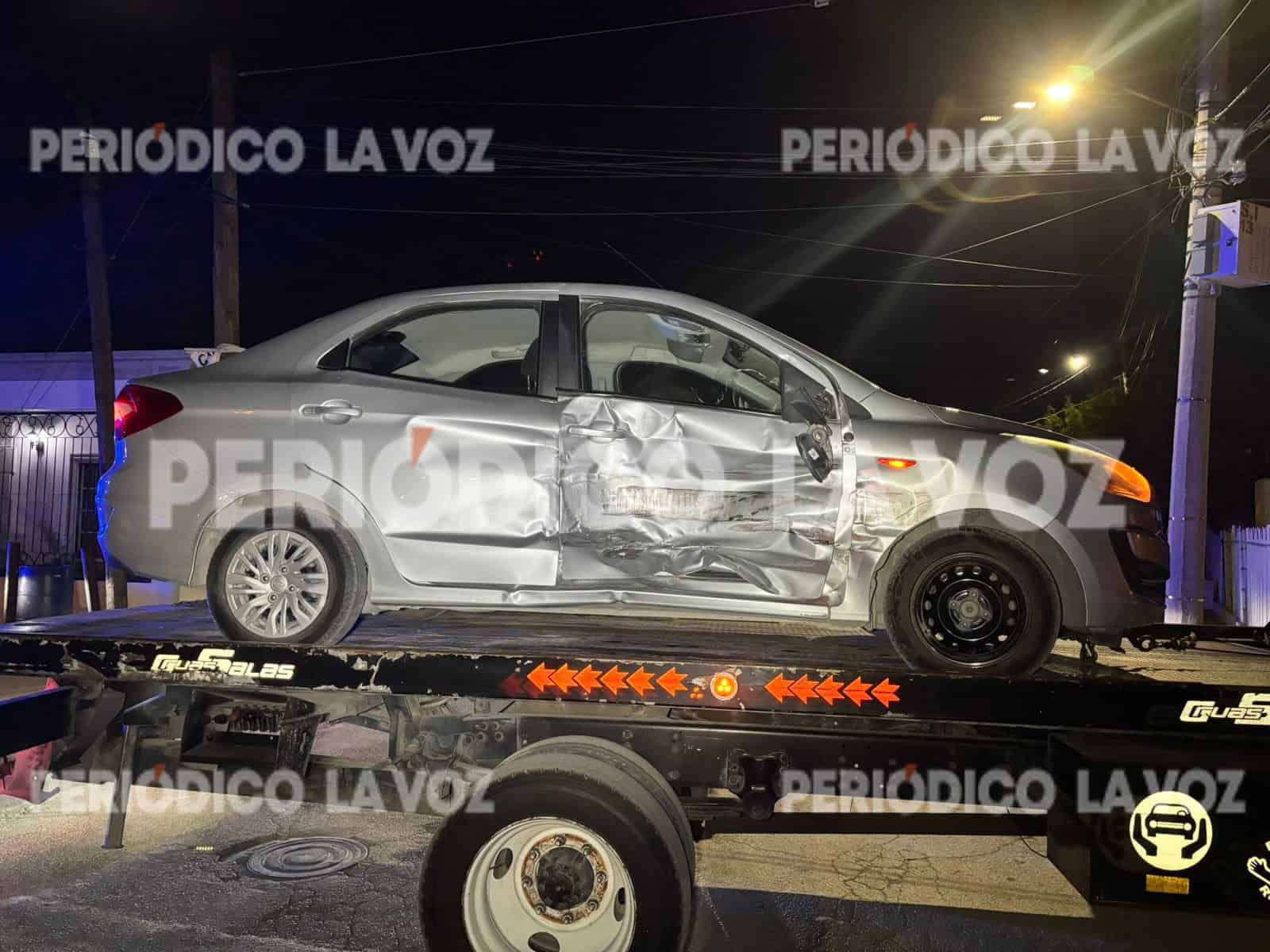 Choque en Flores Magón y Renacimiento deja dos mujeres lesionadas y daños graves