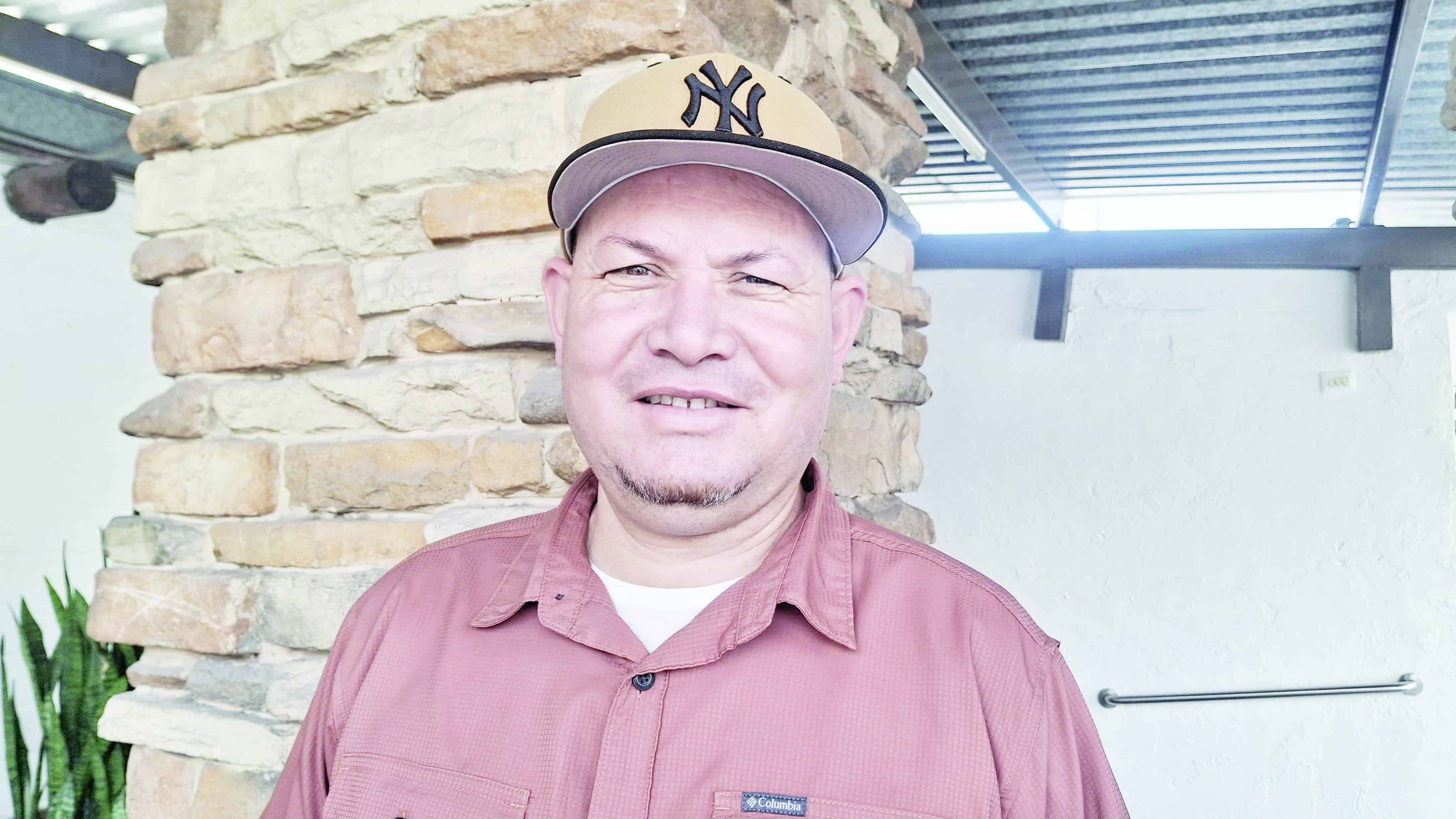 Pastor Valentín Bustos agradece apoyo alimenticio de Carlos Villarreal en Monclova