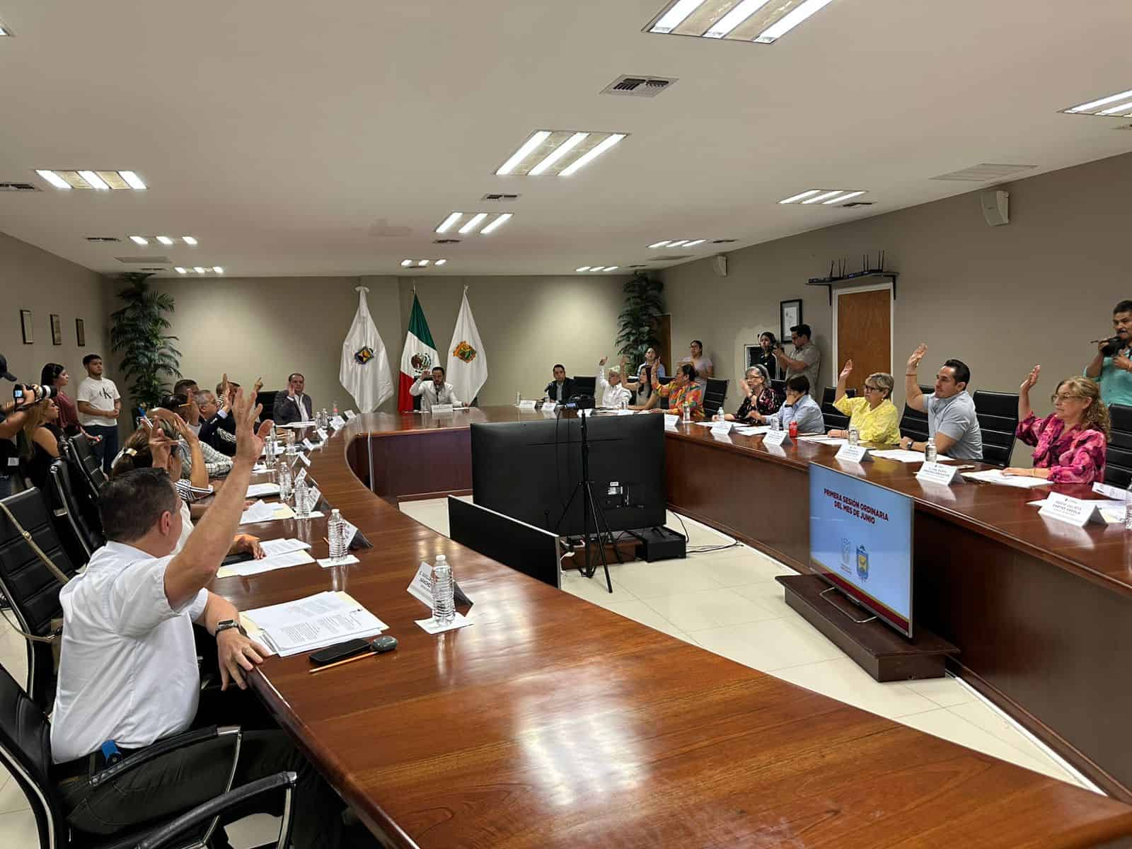 Acusan al alcalde Jacobo Rodríguez de frenar mejoras en escuelas de Piedras Negras