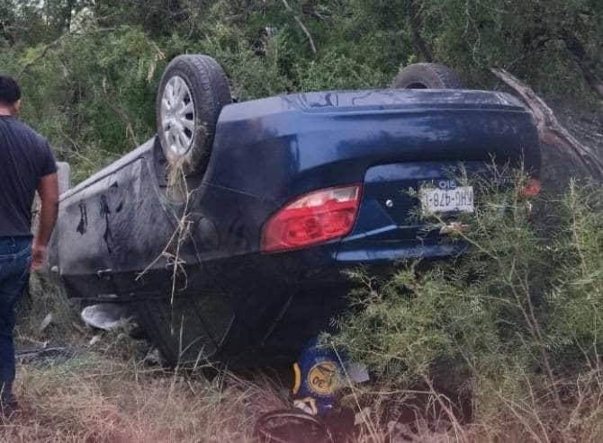 Caballo suelto provoca volcadura en carretera Morelos–Nava