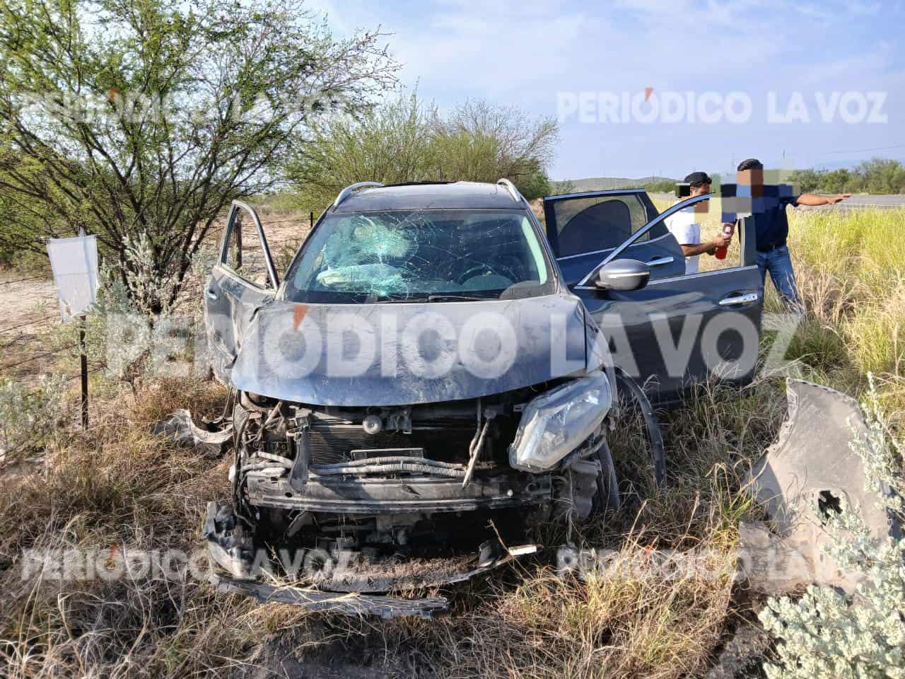 Explosión de llanta deja dos lesionados sobre la carretera 57 en Escobedo