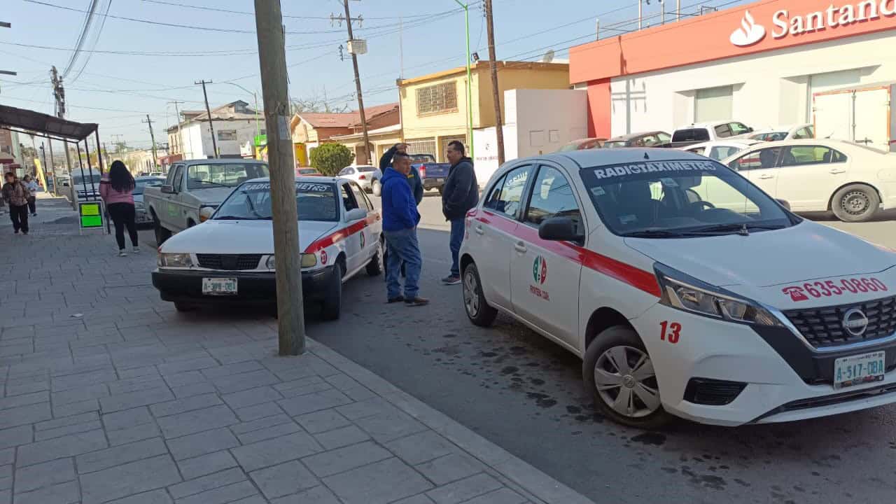 Inician revisión de taxis en Frontera para asegurar documentación y seguridad