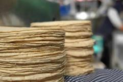 Sheinbaum anuncia acuerdo para mantener precio de la tortilla