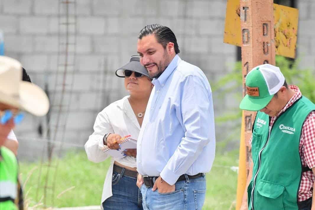 Carlos Villarreal supervisa bacheo; reparan más de 10 mil baches en Monclova