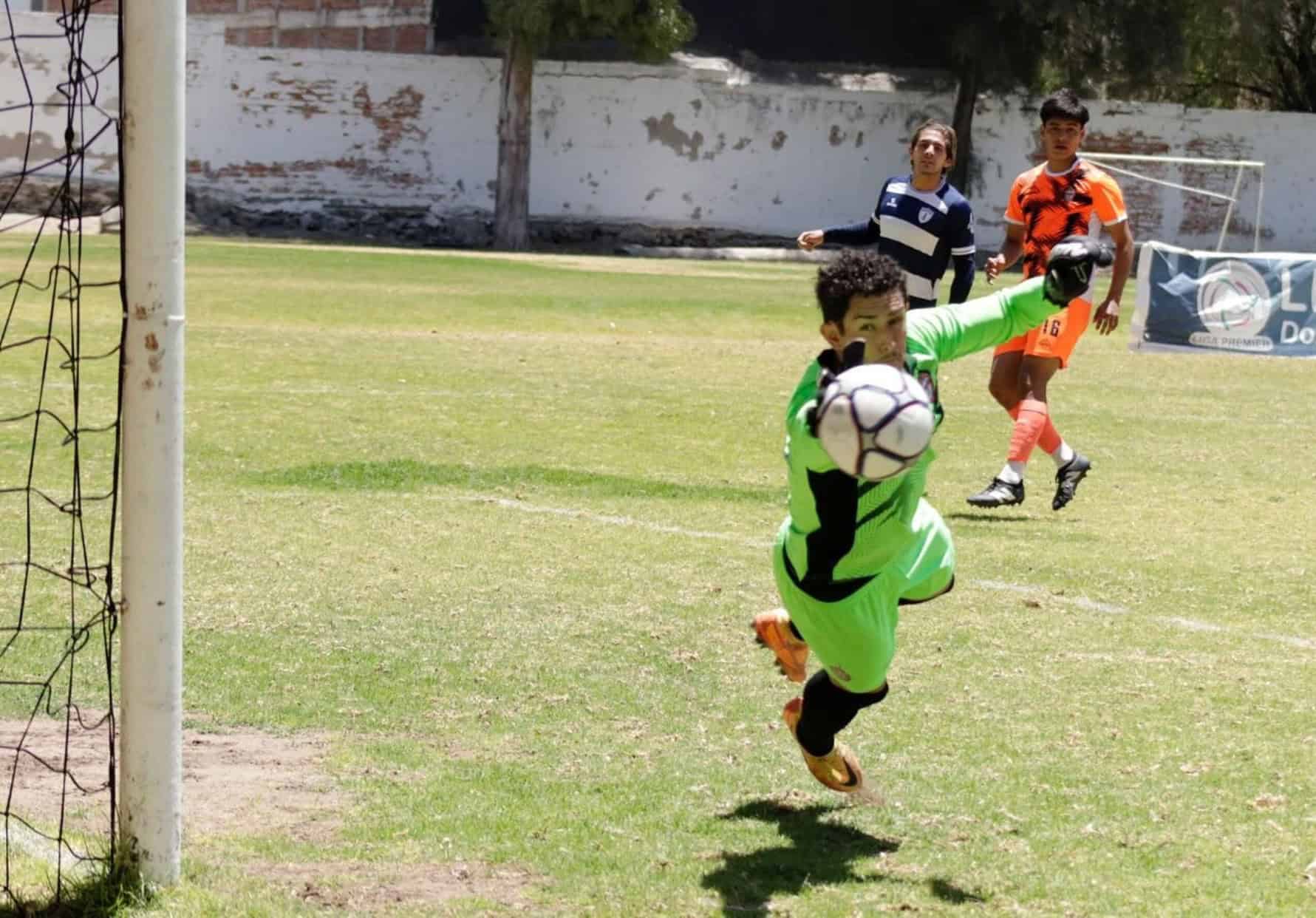 Relegan a futbolistas en Arteaga