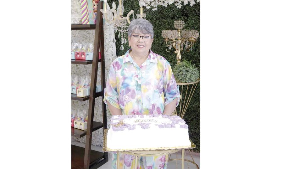 Feliz cumpleaños Elsa de la Paz Hernández: 64 años celebrados con fiesta familiar