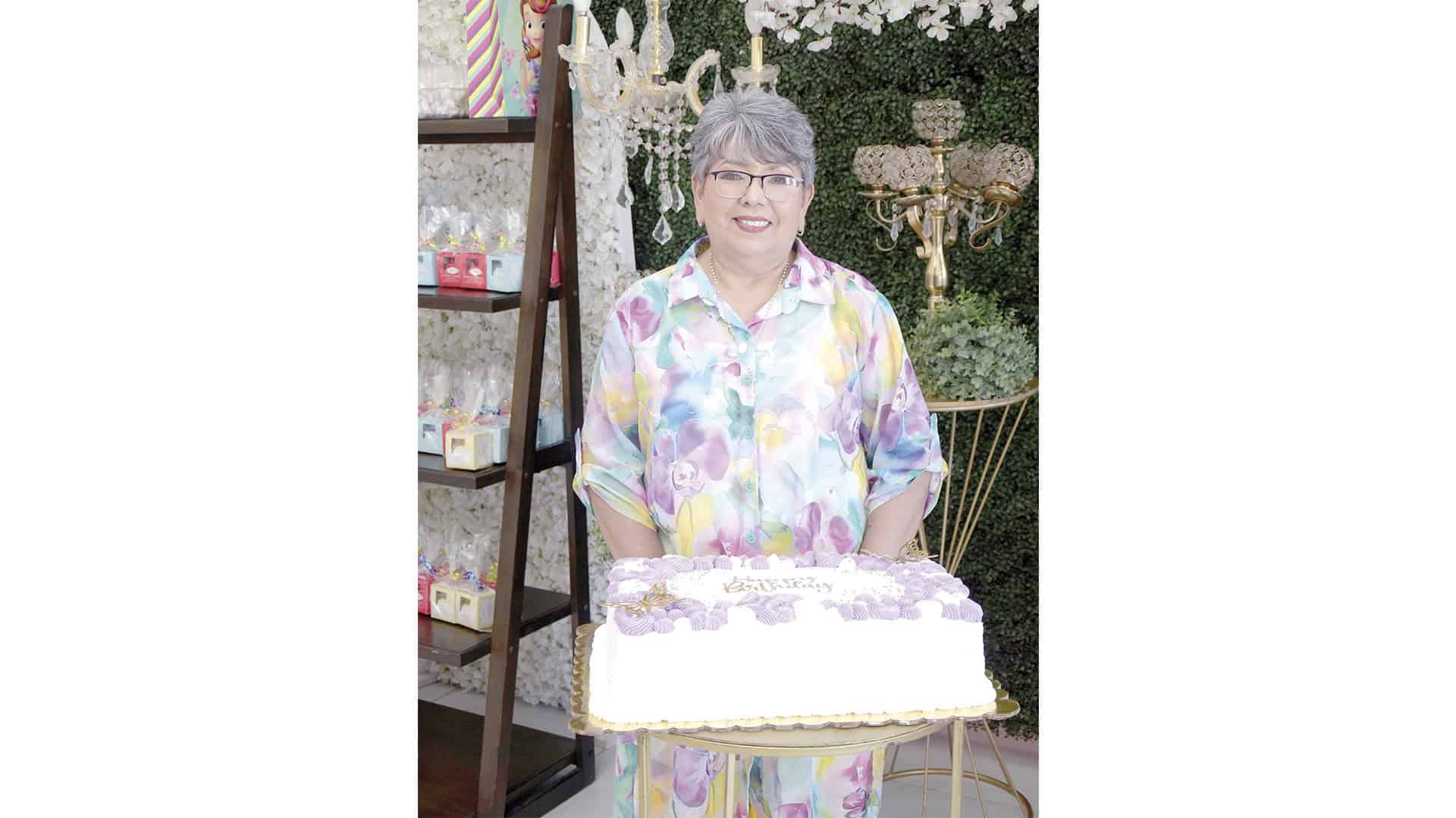 Feliz cumpleaños Elsa de la Paz Hernández: 64 años celebrados con fiesta familiar