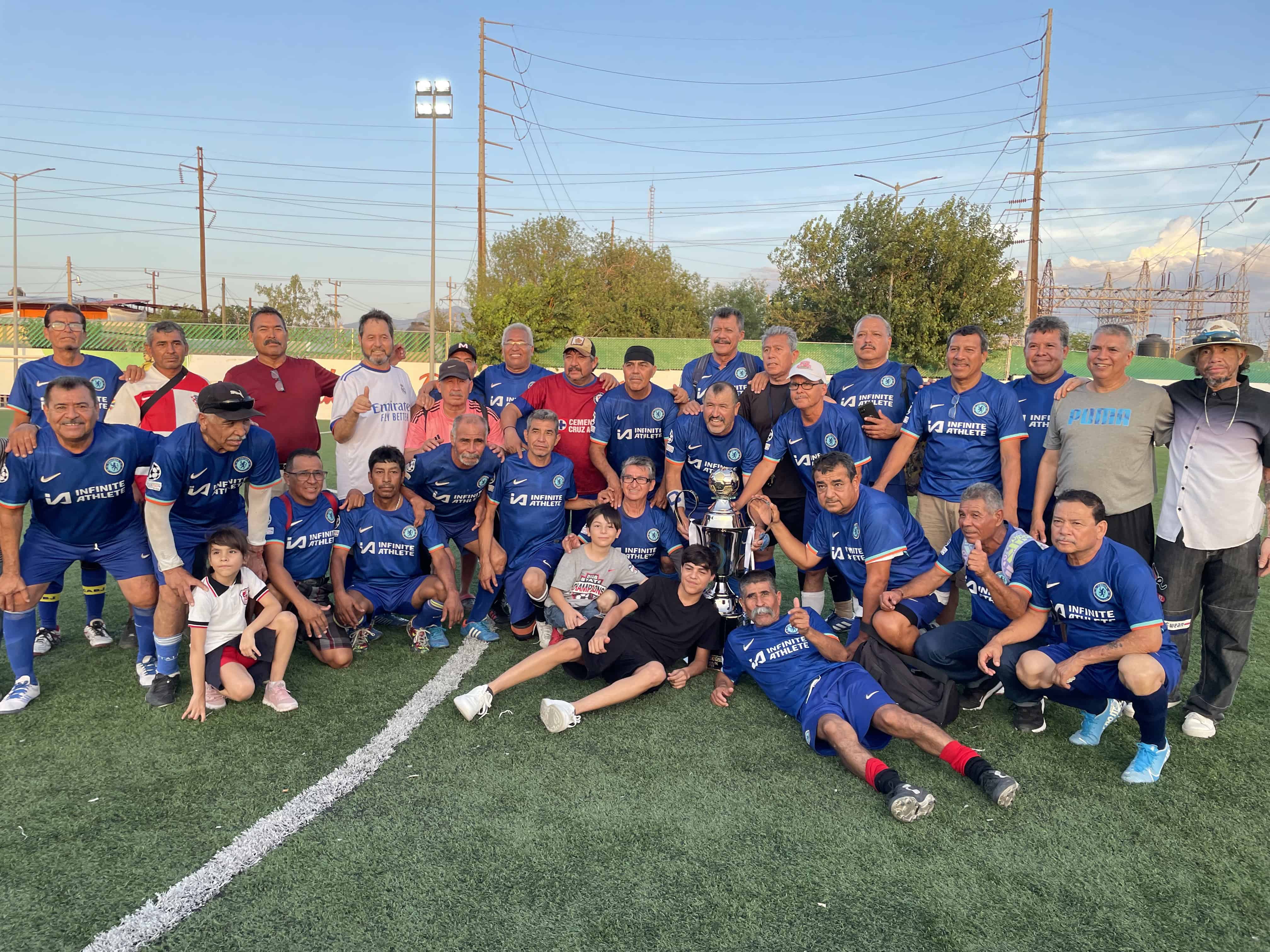 Colonia Borja campeones en categoría 55+ tras vencer en penales a Independiente