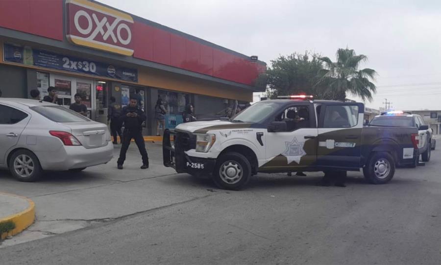 Capturan a presunto asaltante tras robo con cuchillo en tienda Oxxo de Piedras Negras.