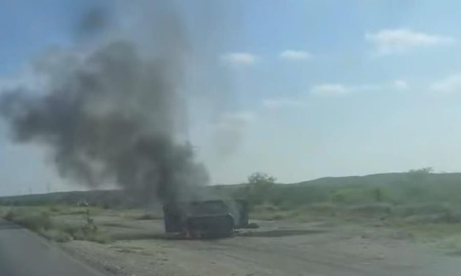 Incendio devasta vehículo en la Carretera Federal 57