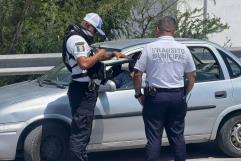 Multan a conductores sin cinturón en operativo de seguridad vial en avenida Las Torres