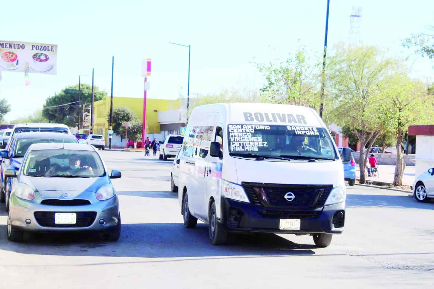 Acusan exceso de unidades en la Ruta Bolívar; combis solo trabajan 3 días
