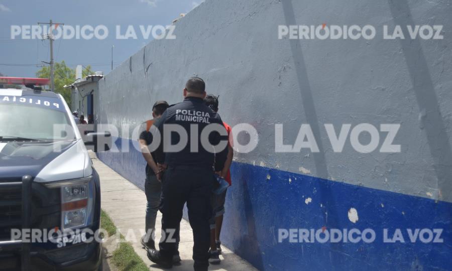 Detienen a dos jóvenes por retar a golpes a un hombre en la colonia Hipódromo