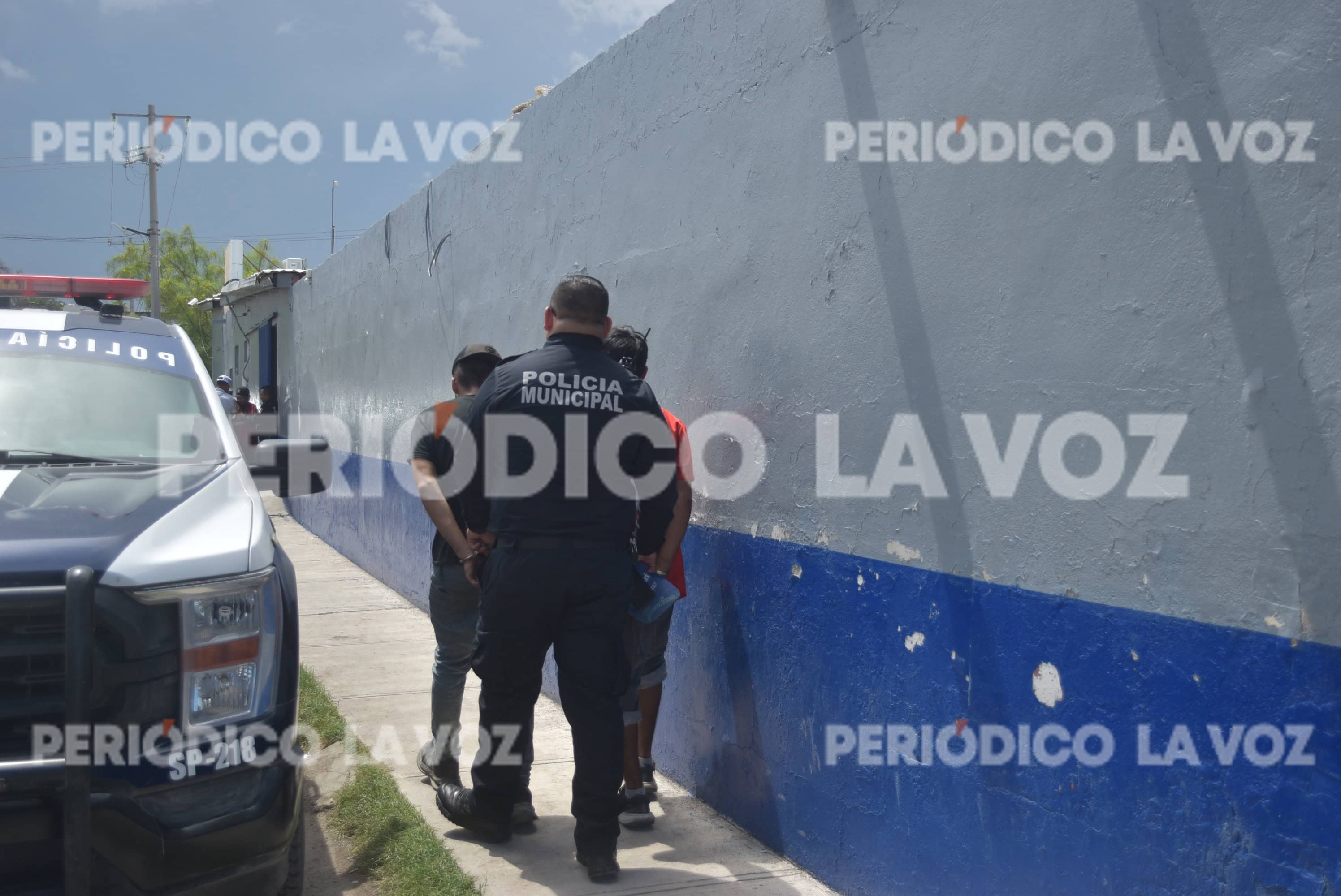 Detienen a dos jóvenes por retar a golpes a un hombre en la colonia Hipódromo