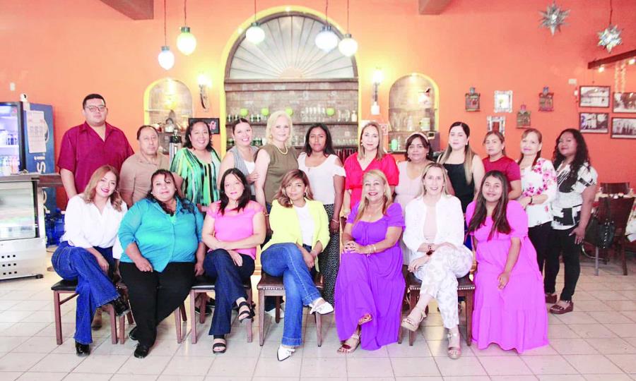 Laura Jiménez celebra a bibliotecarios en Múzquiz por su labor cultural y educativa
