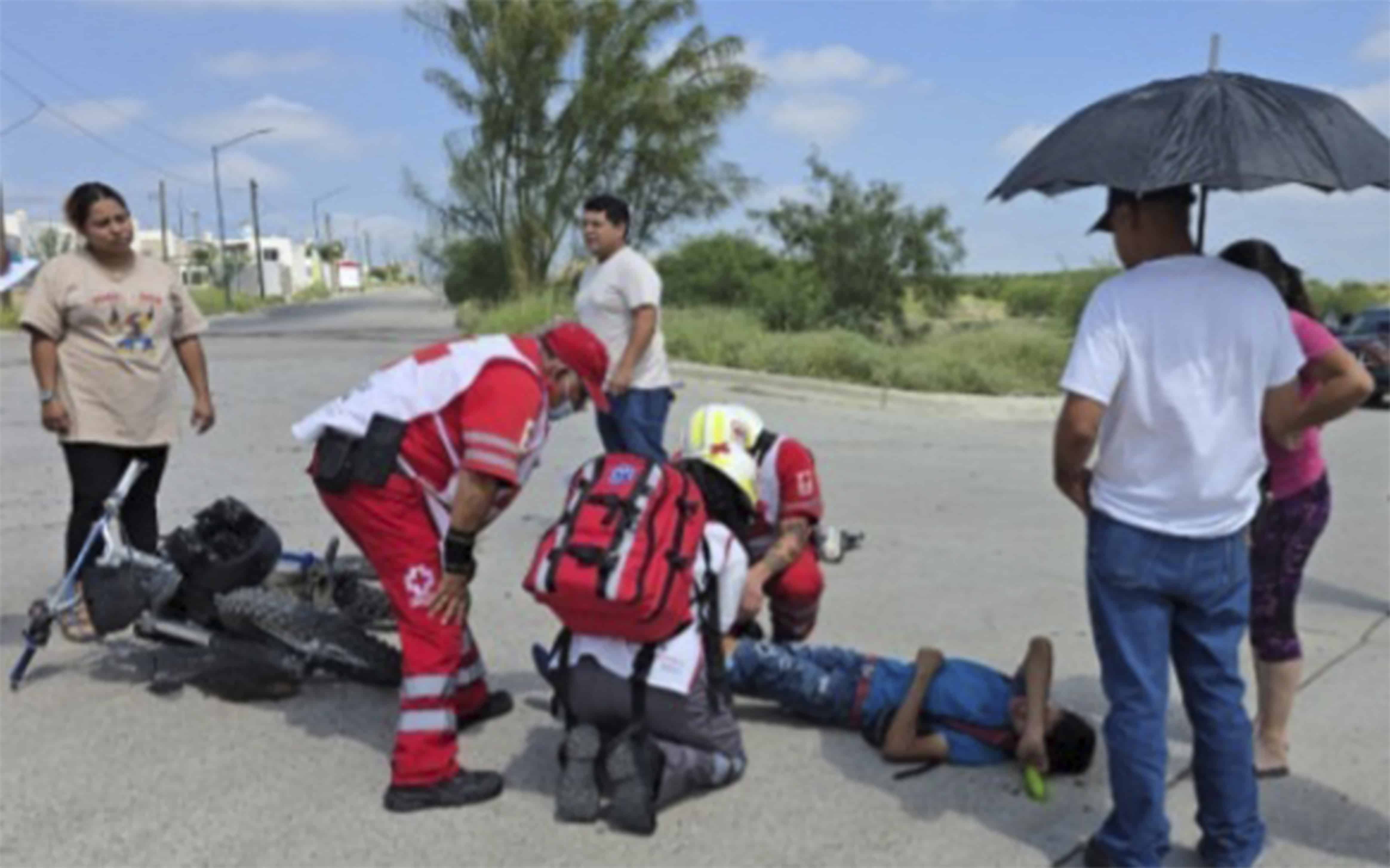Motociclista de 15 años resulta herido tras choque en colonia Los Montes