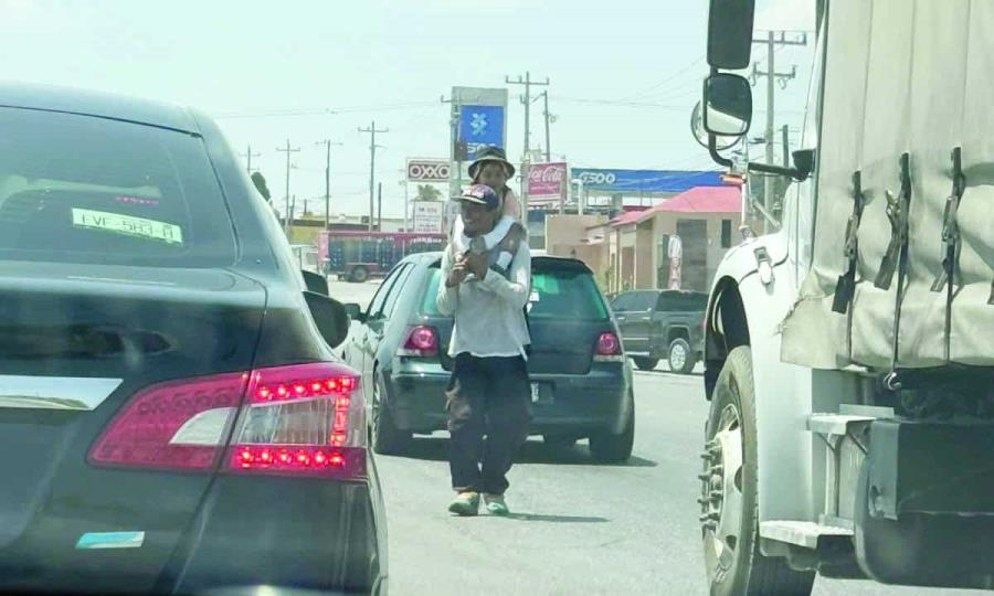 Crecen hijos sin figuras paternas, reconoce párroco de Monclova ante el Día del Padre