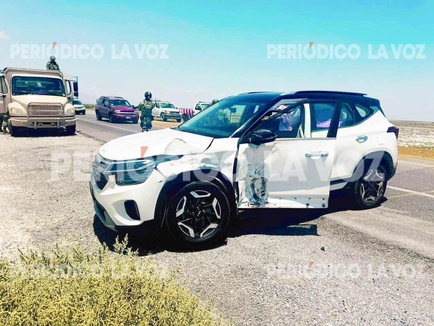 Vuelca tráiler en Cuatrociénegas tras choque con camioneta; sin heridos