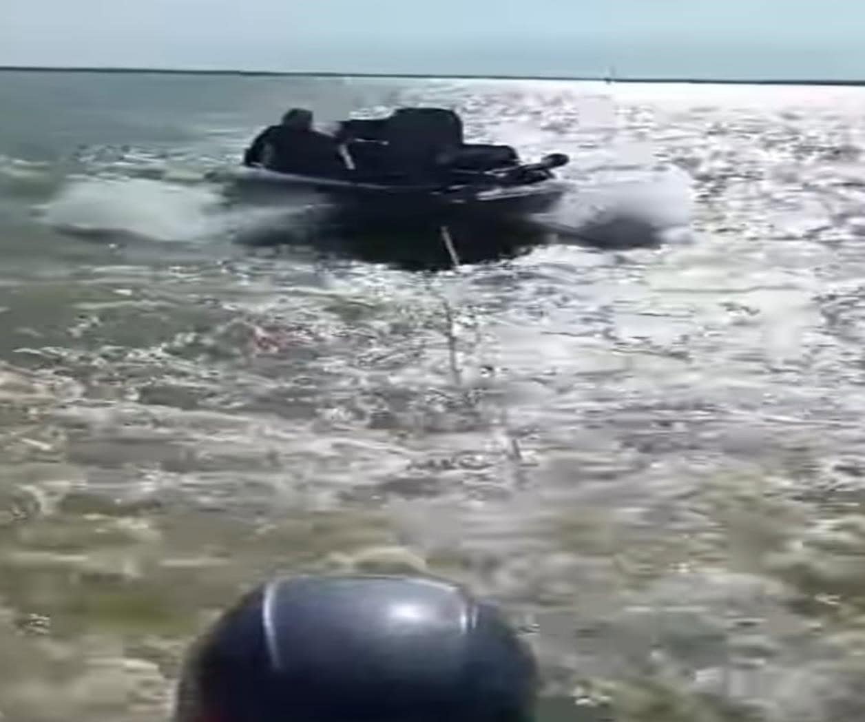 Rescatan a turistas varados en lancha averiada en la presa Venustiano Carranza, Coahuila