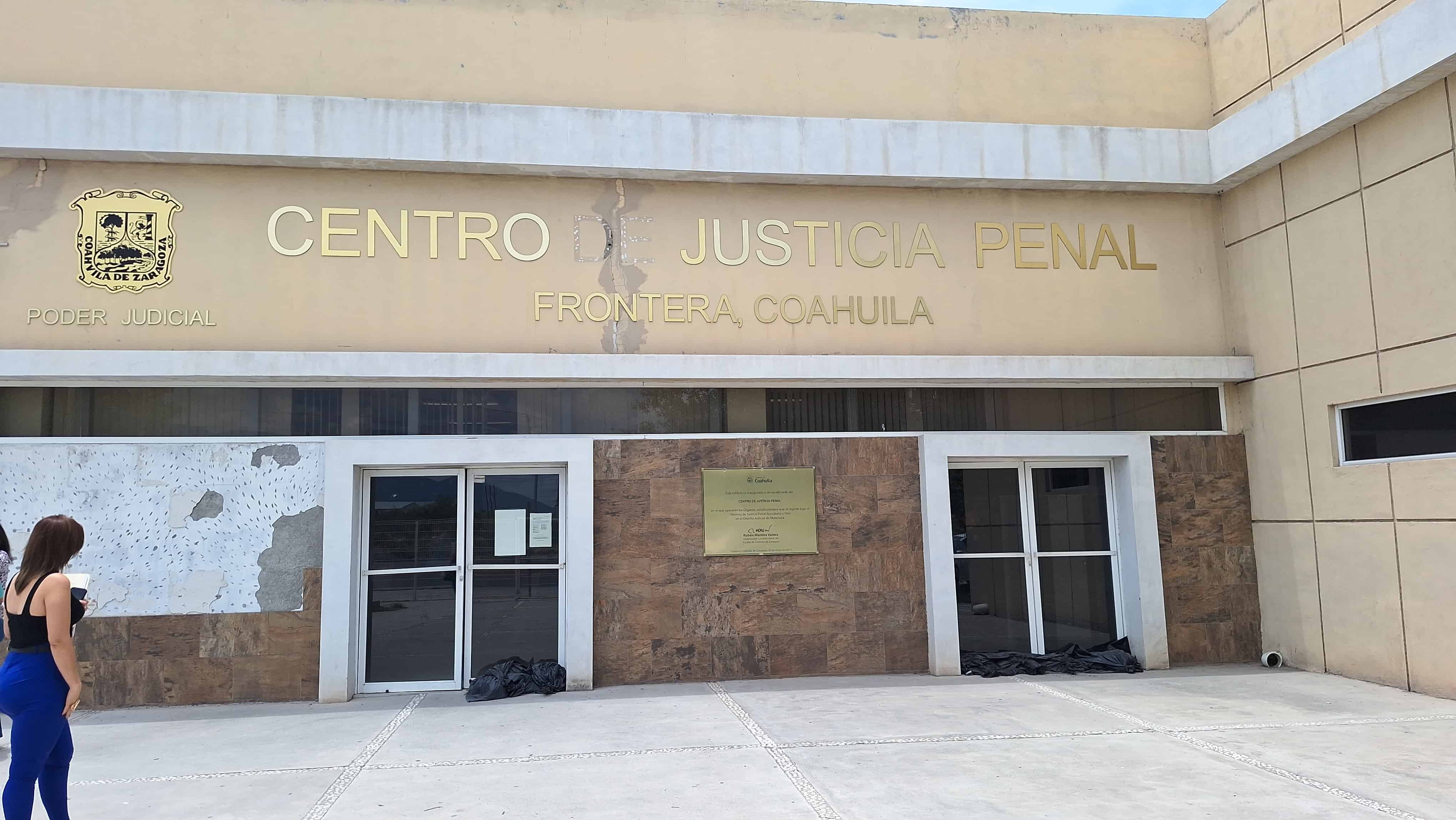 Vinculan a proceso a Efrén N. por abuso 