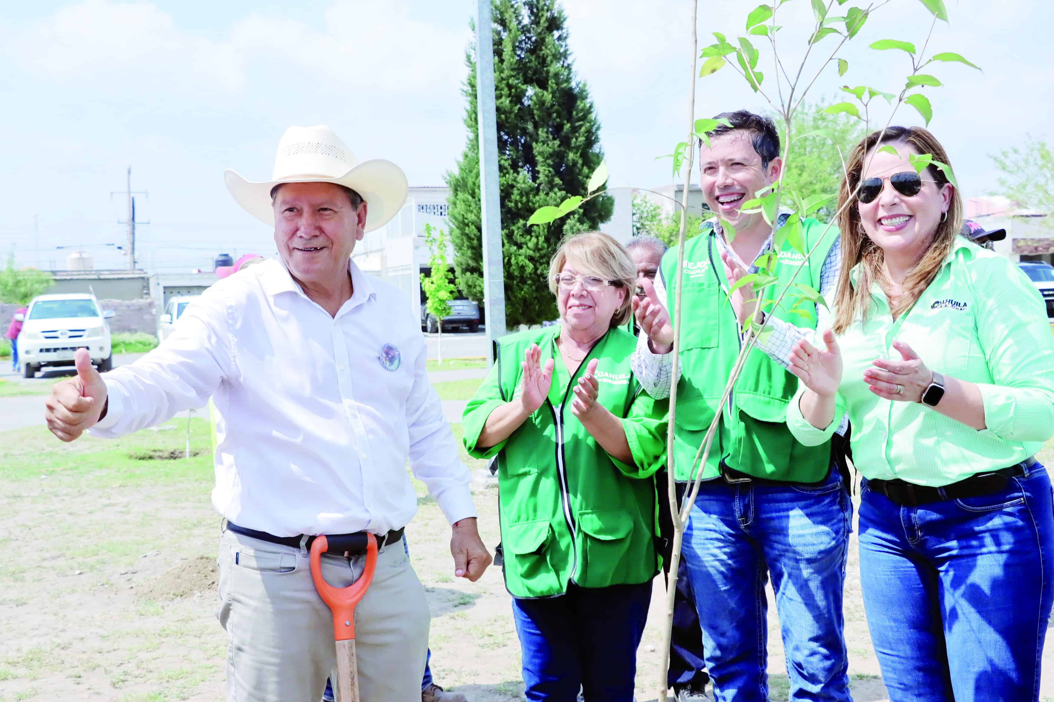 Manolo Jiménez entrega obras en Sabinas y lanza megareforestación en todo Coahuila
