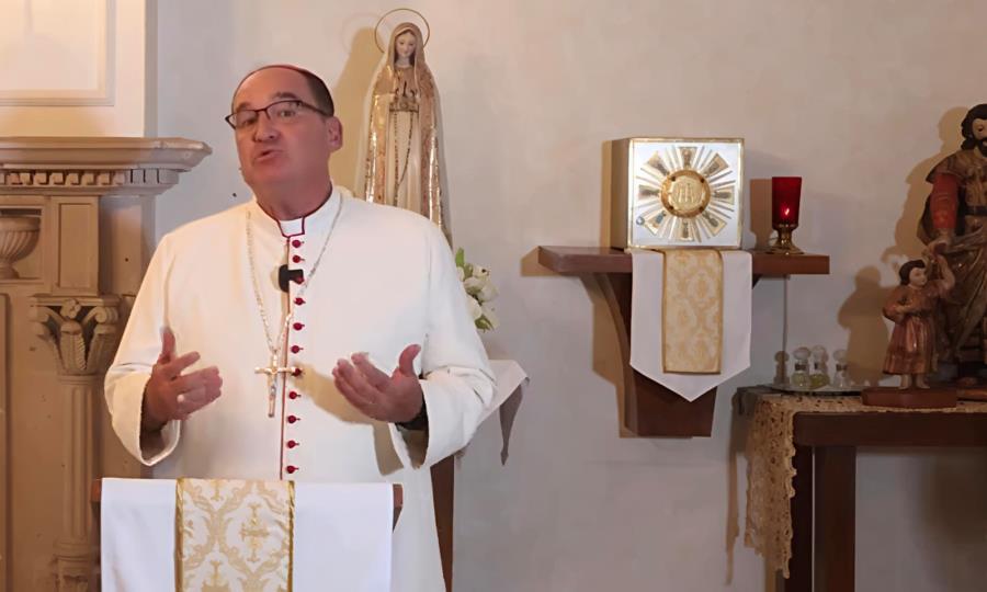 Los padres son ejemplo de amor divino: Iglesia