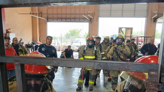 Bomberos de Ciudad Acuña comparten su experiencia en capacitación regional