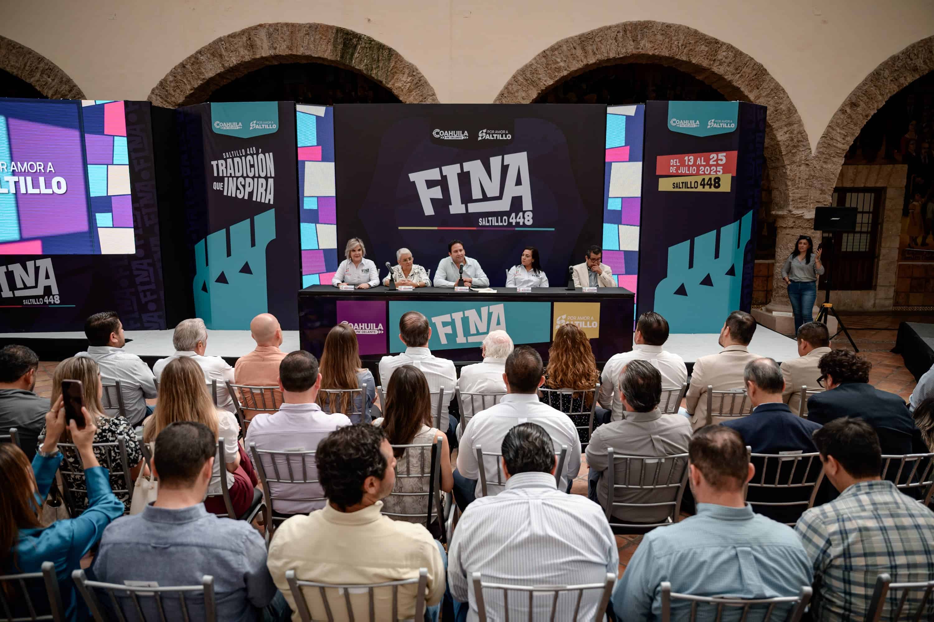 Presenta Javier Díaz el Festival Internacional de las Artes 2025