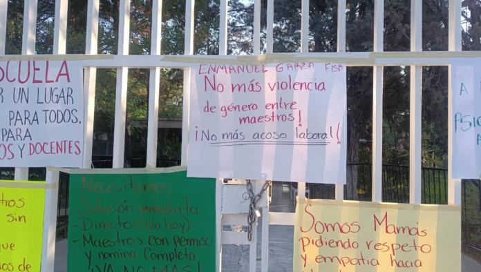 Denuncian padres crisis en secundaria