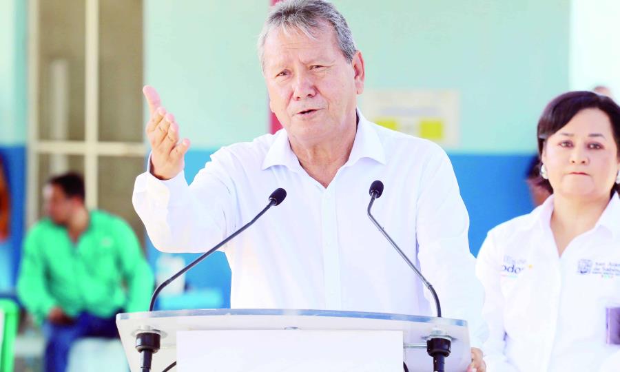 Óscar Ríos lleva beneficios al Ejido Zaragoza con obras y mejoras en escuela primaria