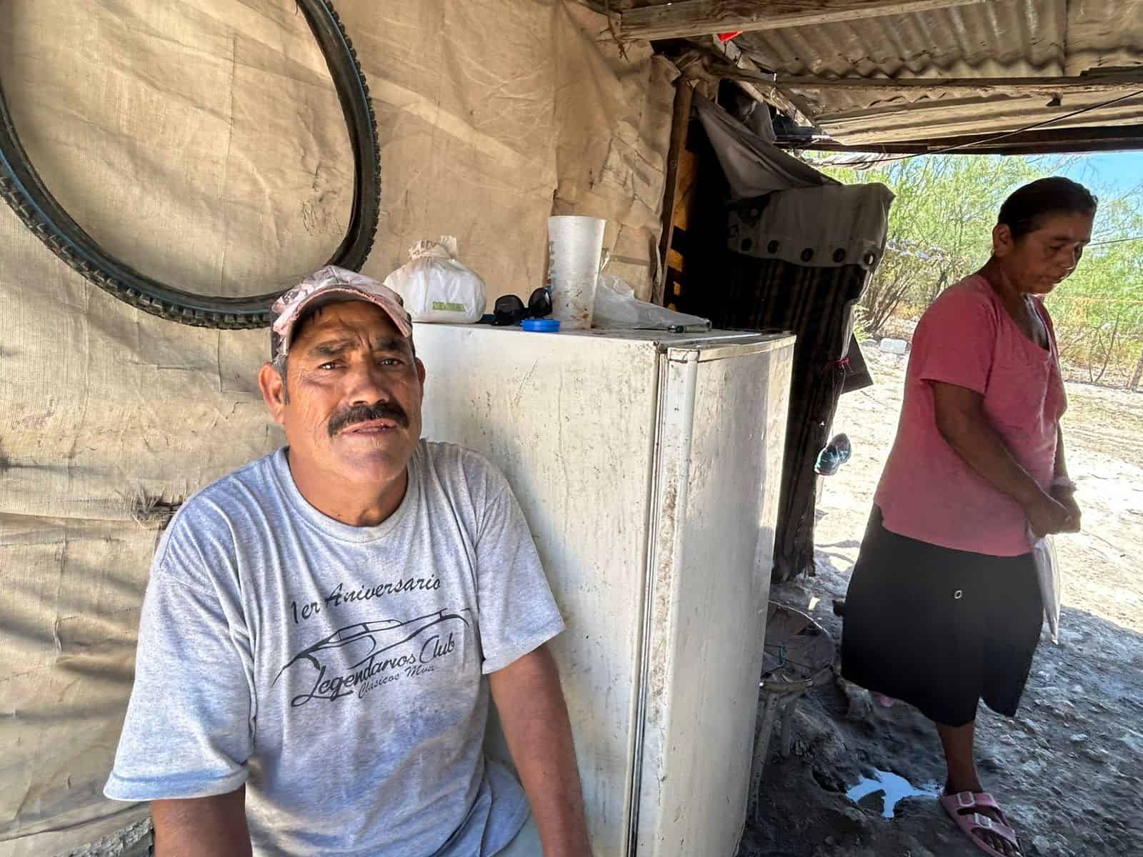 Pepenador de Monclova busca empleo formal para salvar la vida de su esposa enferma