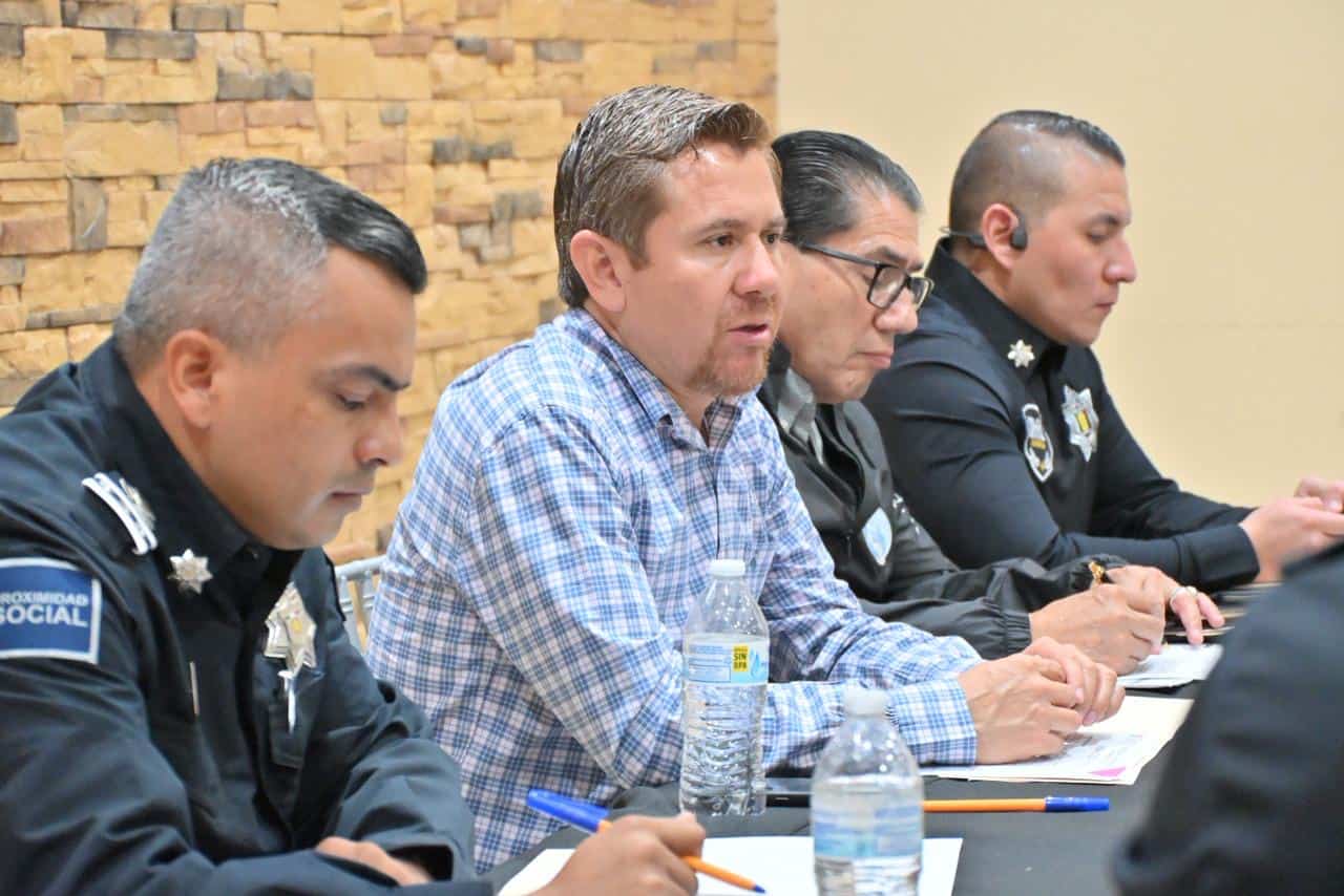 Hugo Lozano preside reunión de seguridad para garantizar ferias seguras en San Buenaventur