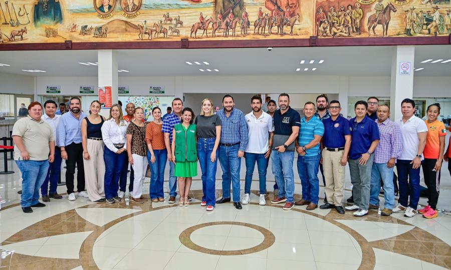Carlos Villarreal anuncia el Medio Maratón Monclova 2025 con bolsa de premios de $500 mil