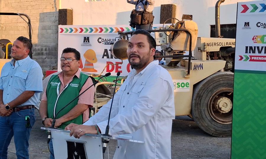 Carlos Villarreal inicia pavimentación en la colonia Guerrero