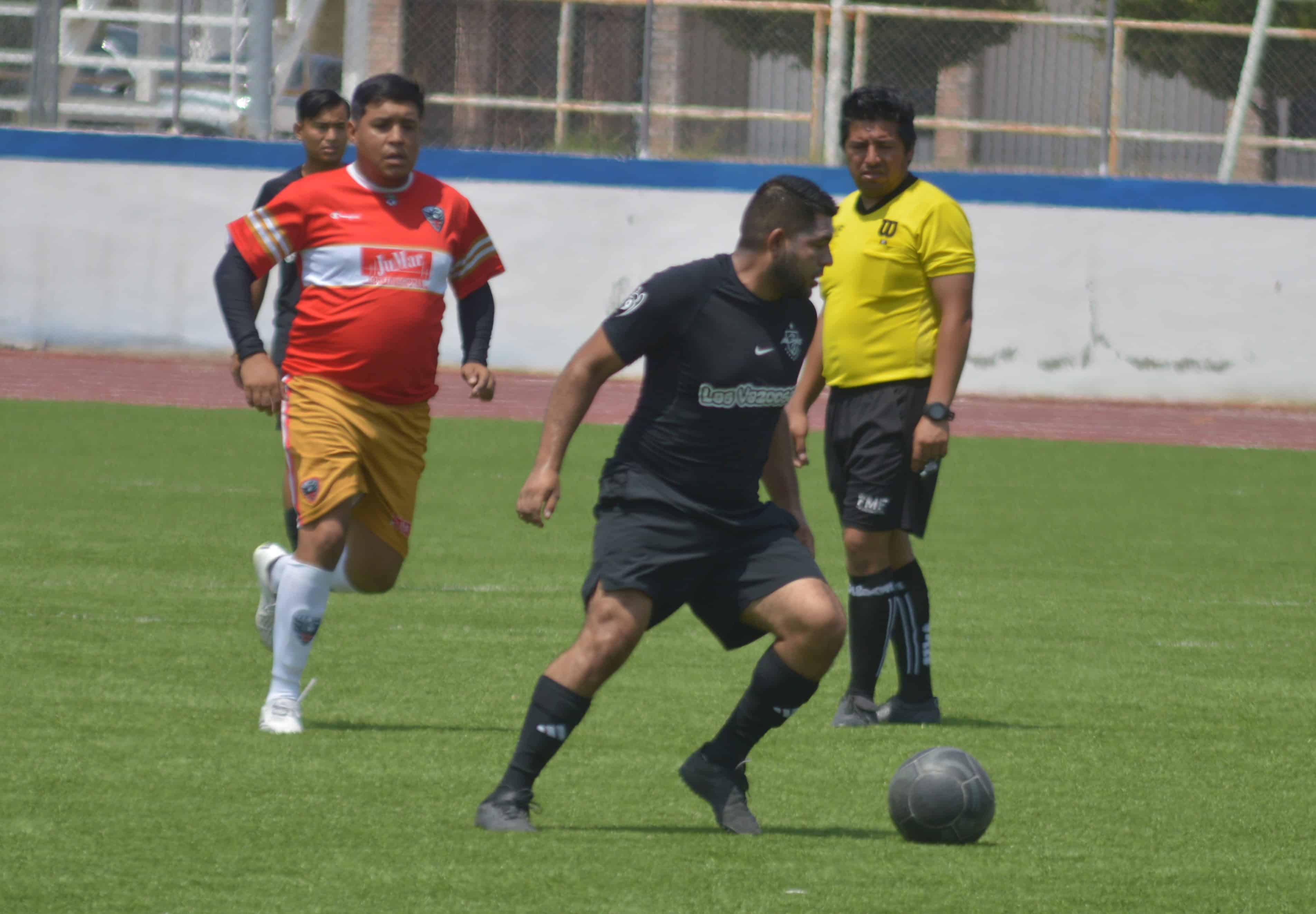 Alpine golea 6-1 a FC Jumar con dobletes de Hernández y González