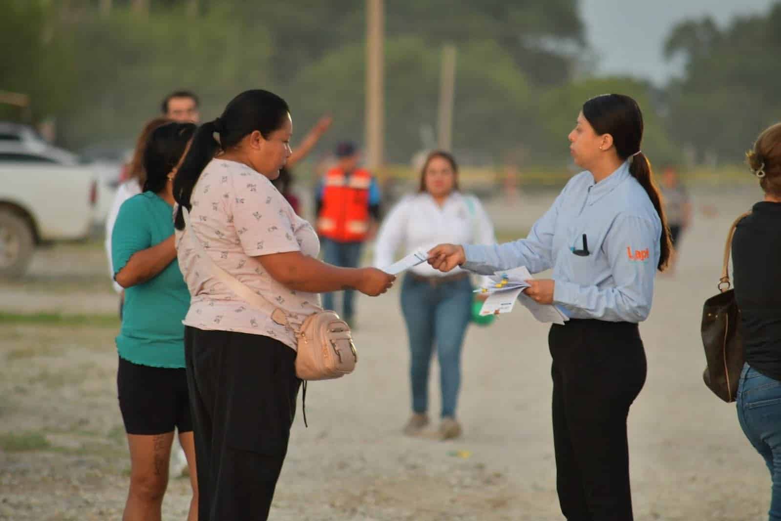Doctor Vagón llega a Nava con atención médica gratuita para 500 personas al día