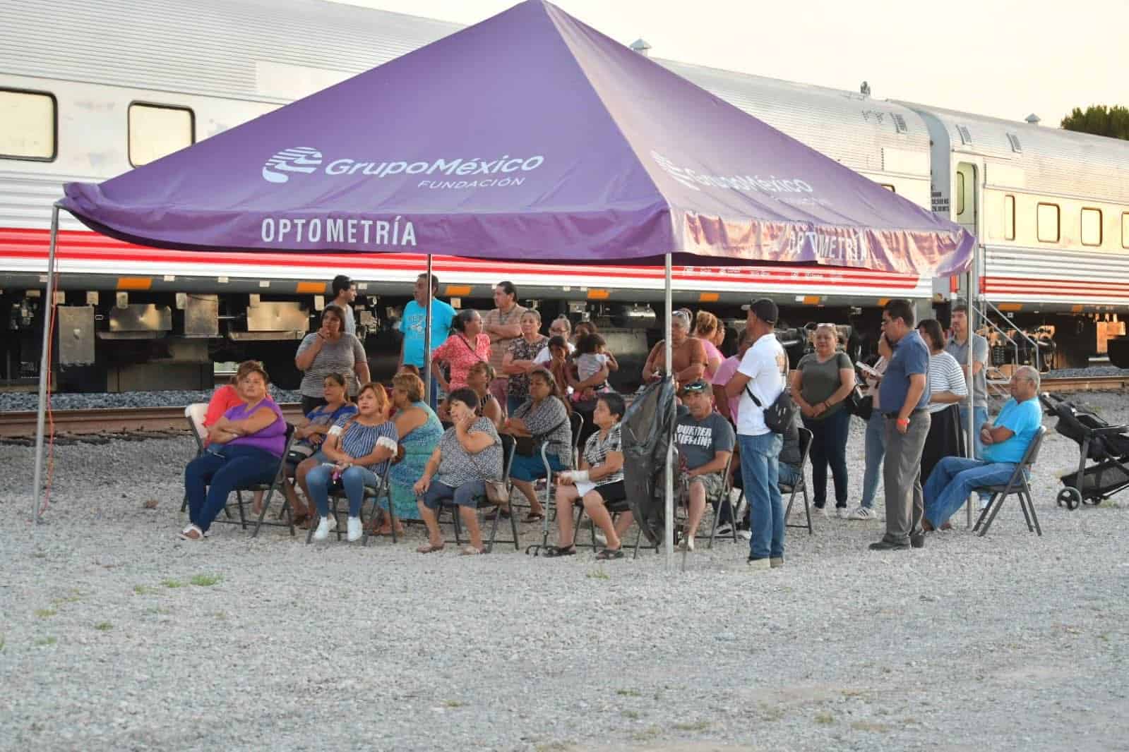 Doctor Vagón llega a Nava con atención médica gratuita para 500 personas al día