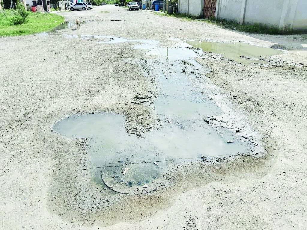 Colonia Sarabia se inunda de aguas negras; vecinos exigen solución inmediata