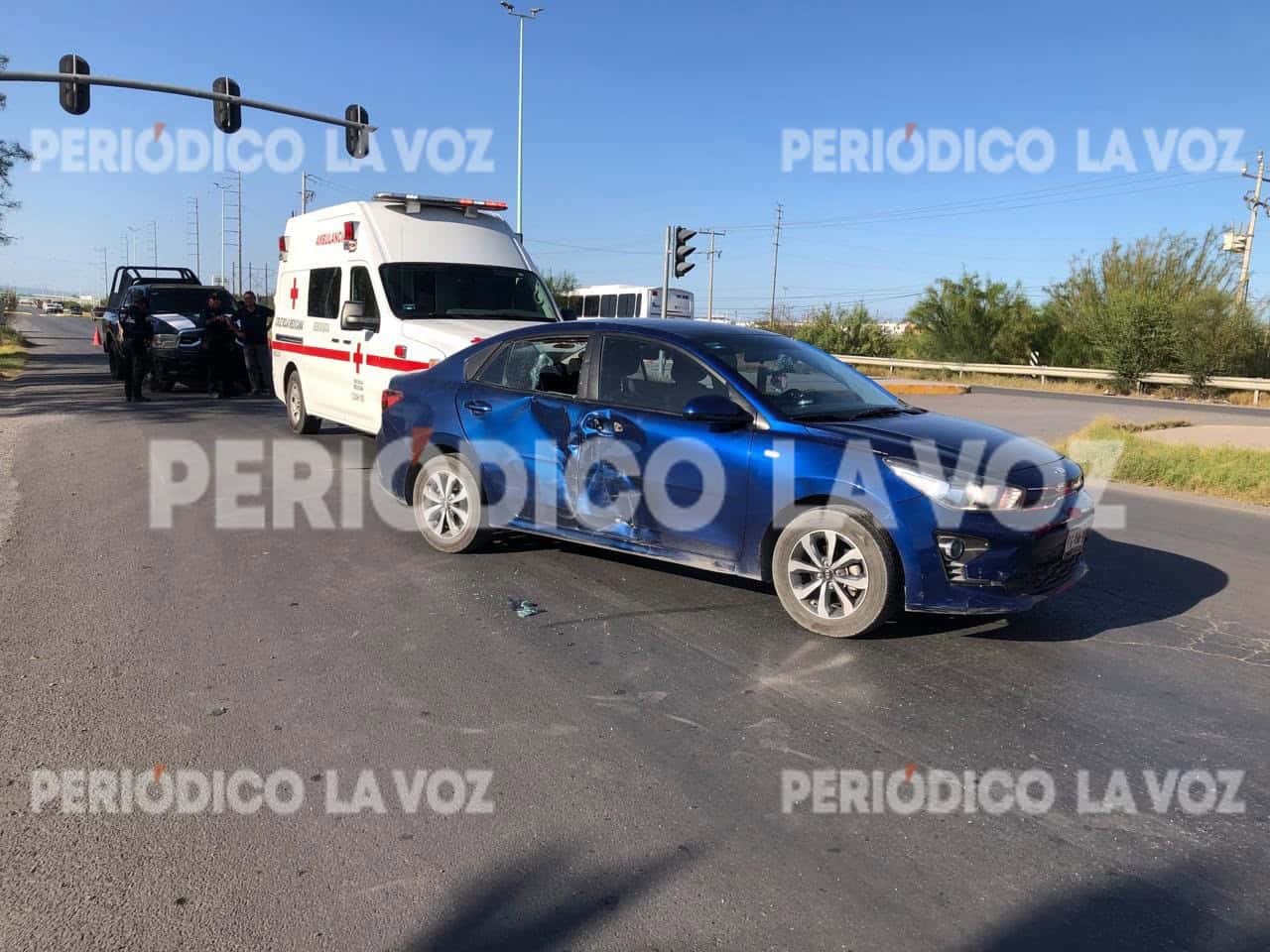 Motociclista lesionado tras accidente con taxi de InDriver en el Libramiento de Frontera