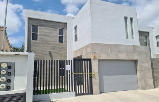 Detienen a mujeres con armas durante cateo del fraccionamiento San José